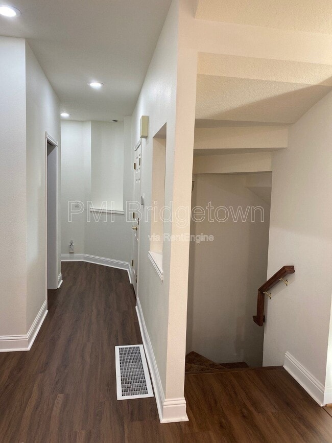 Building Photo - 12805 SE Spring Mountain Dr