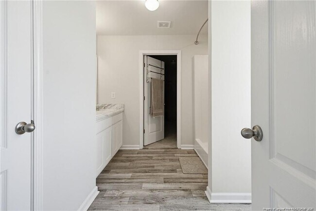 Building Photo - 913 Sapphire Stone Ln
