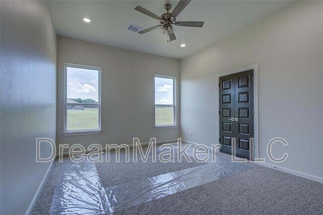 Building Photo - 207 Hope Ave