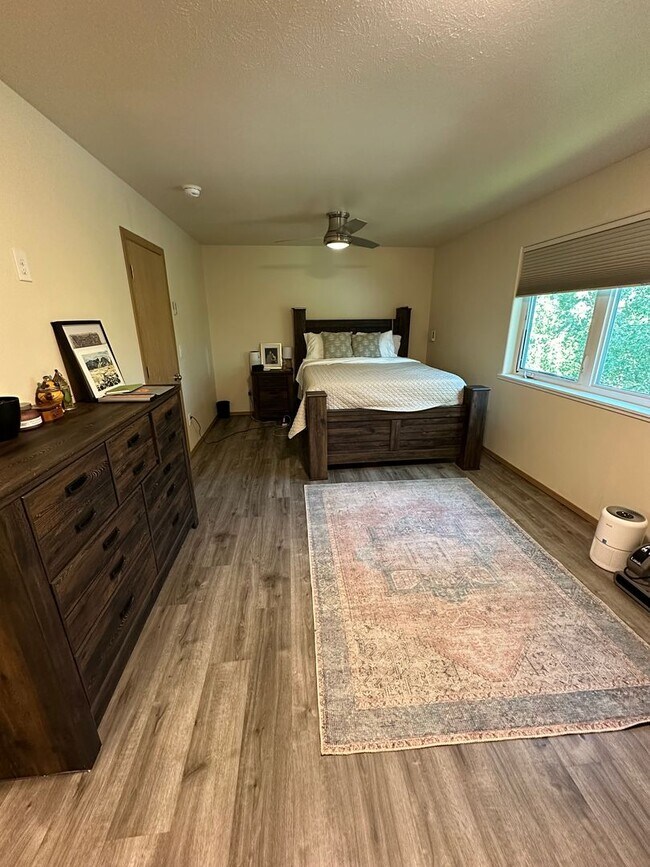 Building Photo - Large 3bd, 2.5 Bath Townhome for Rent in N...