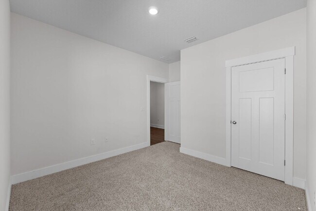 Building Photo - 1905 Noleka Ct