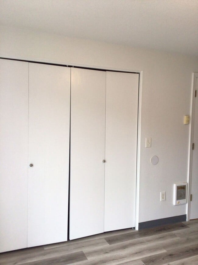 Building Photo - Washougal 2 Bedroom Townhome