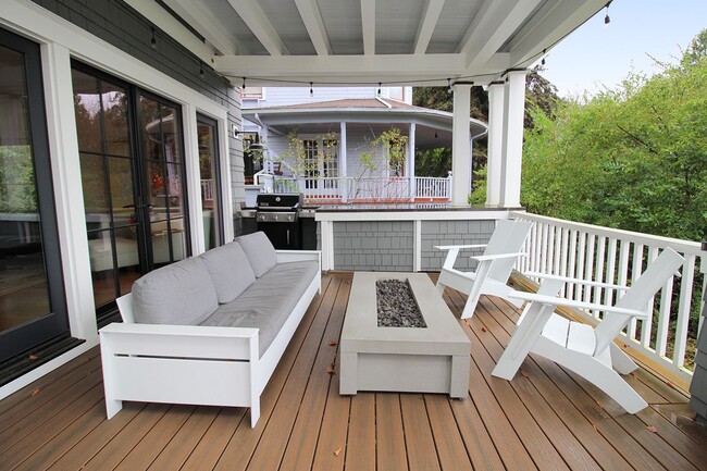 Building Photo - 3309 NW Thurman St