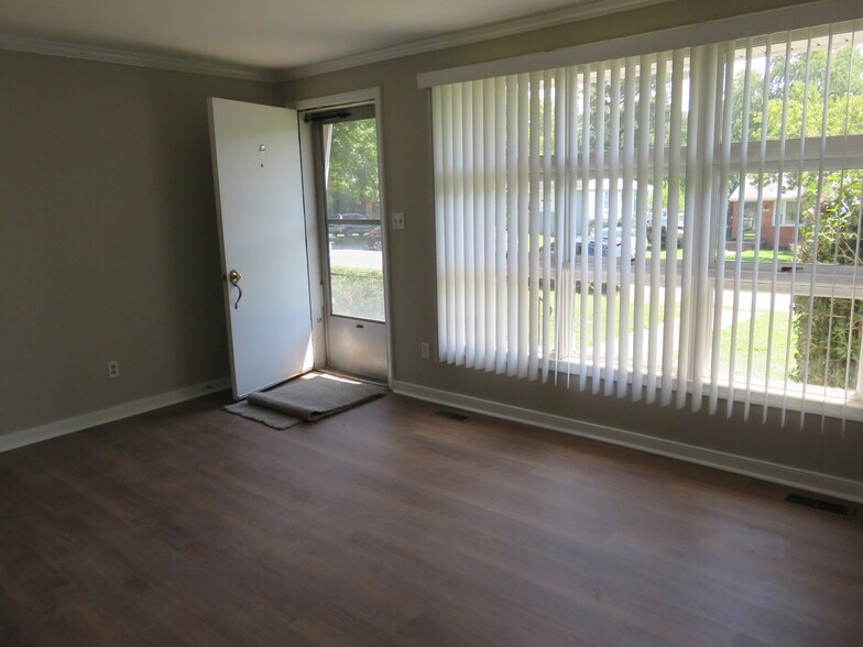 Building Photo - 4824 Belle Glade Dr