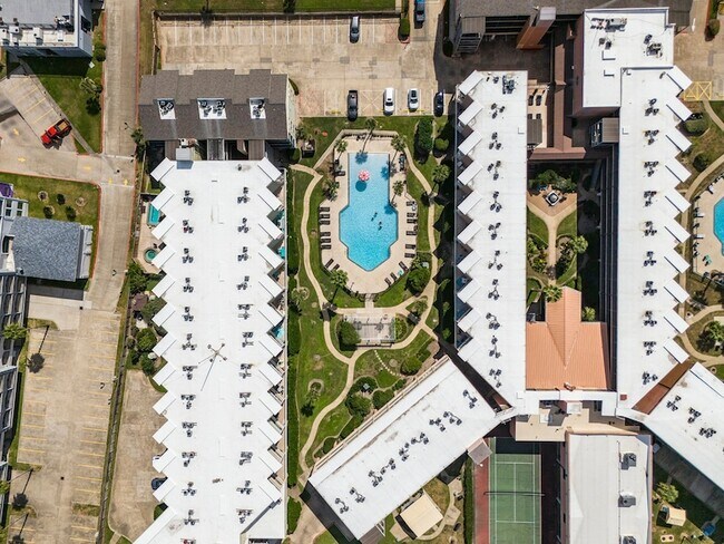 Building Photo - 6300 Seawall Blvd