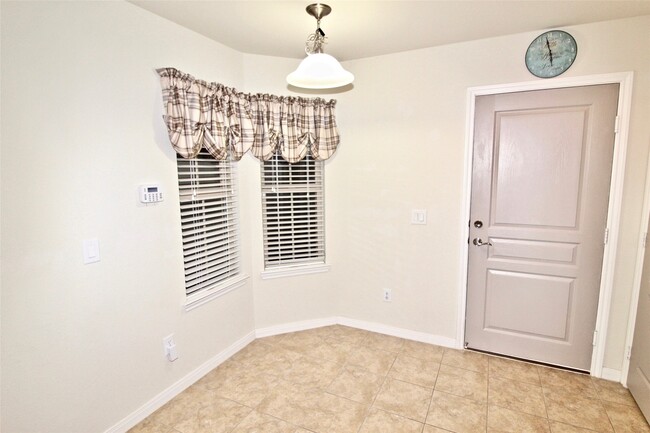 Building Photo - 3306 Dandelion Dr