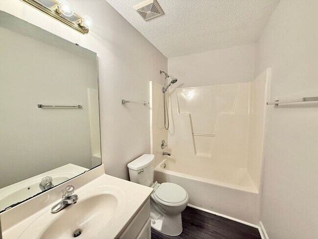 Building Photo - 925 Borage Dr