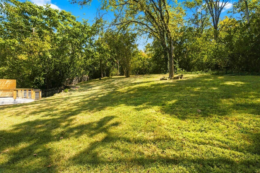 Building Photo - 5713 Vine Ridge Dr