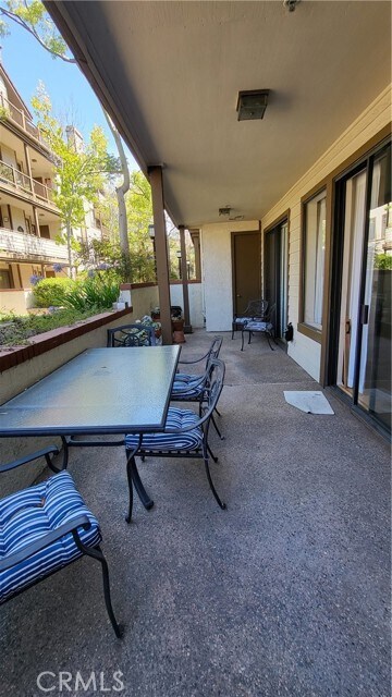 Building Photo - 2571 Plaza del Amo