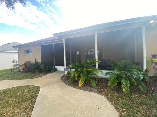 Building Photo - 5141 Aurora Dr