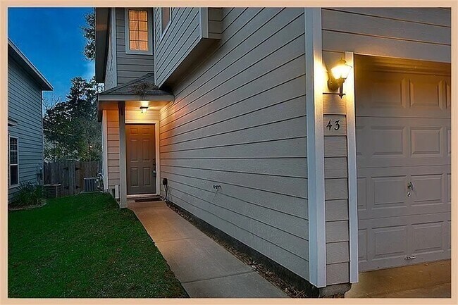 Building Photo - 43 Blue Creek Pl