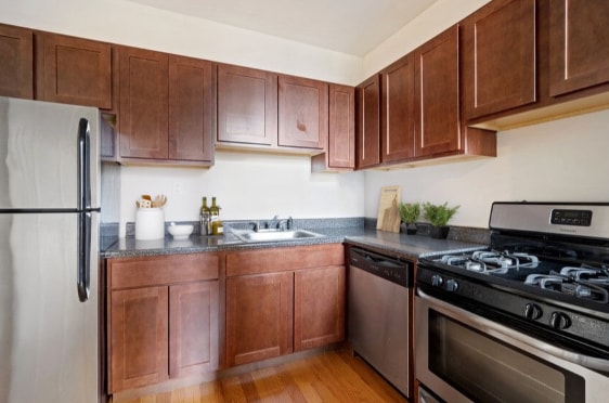 Building Photo - 3726 N Pine Grove Ave