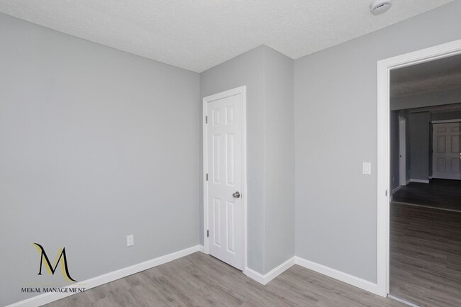 Building Photo - 129-131 Center Street