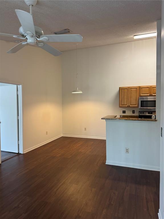 Building Photo - 2516 Grassy Point Dr
