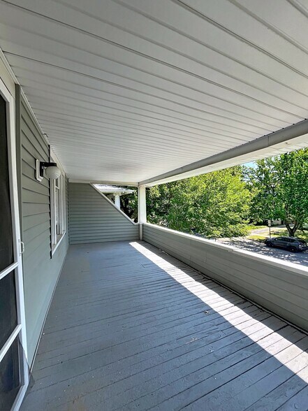 Building Photo - 2683 Hampshire Rd