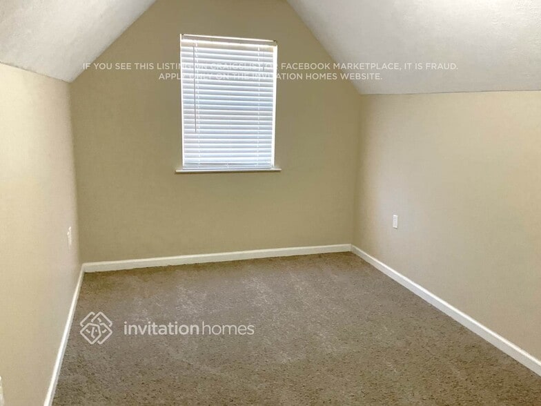 Building Photo - 552 Horseshoe Cir