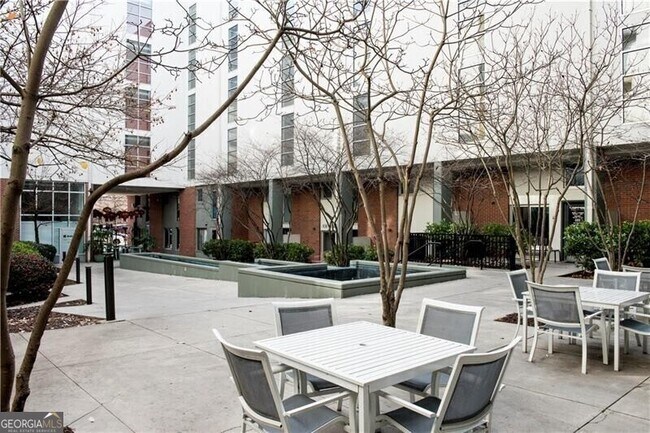 Building Photo - 620 Glen Iris Dr NE