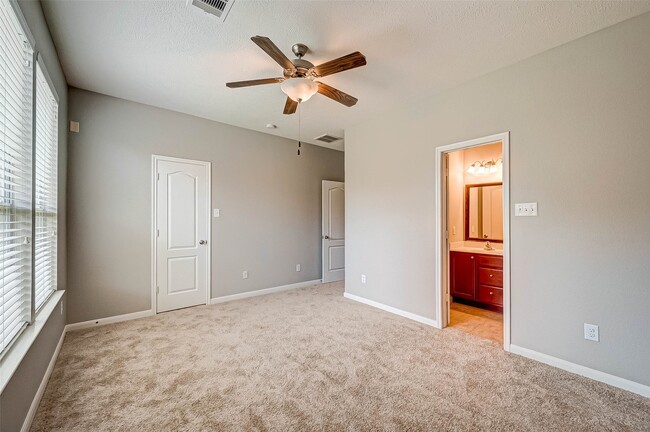 Building Photo - 26123 Parkman Grove Dr