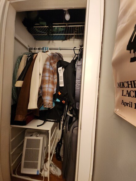 Building Photo - 268 Athens St