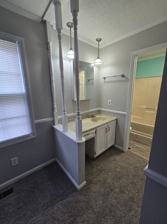 Building Photo - 7028 Lure Ct