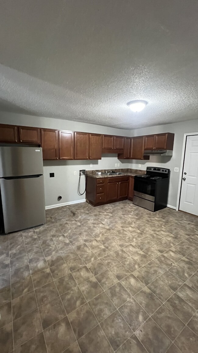 Building Photo - 1053 Rulnick St