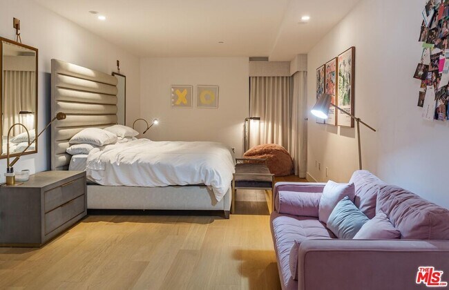 Building Photo - 10777 Wilshire Blvd