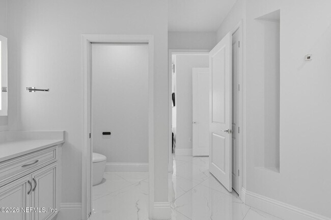 Building Photo - 200 Ocean Crest Dr