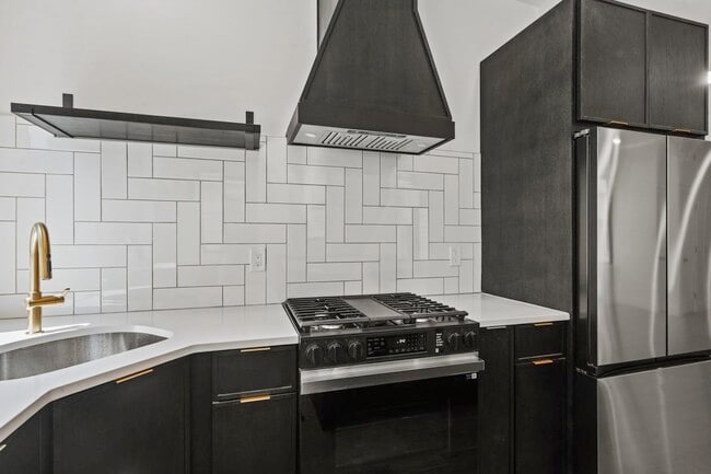Building Photo - 41 47th St