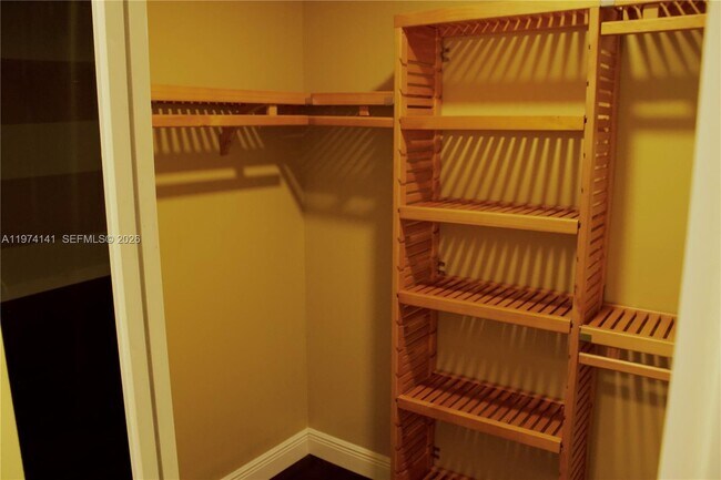 Building Photo - 233 Meadows Dr