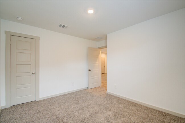 Building Photo - 7911 Murciana Dr