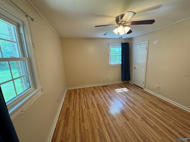 Building Photo - 1101 Winston Dr