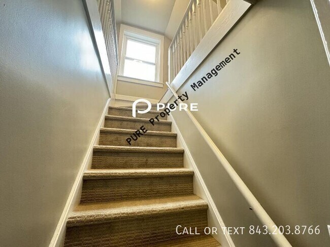 Building Photo - 842 White Oak Dr