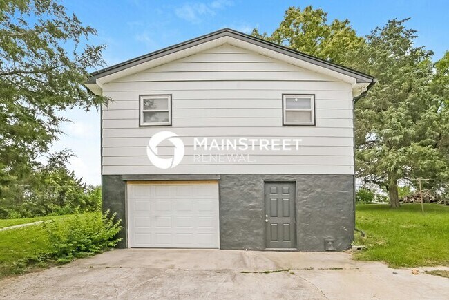 Building Photo - 3 Bedroom Pet-Friendly Home in Knoxville, TN with Main Street Renewal