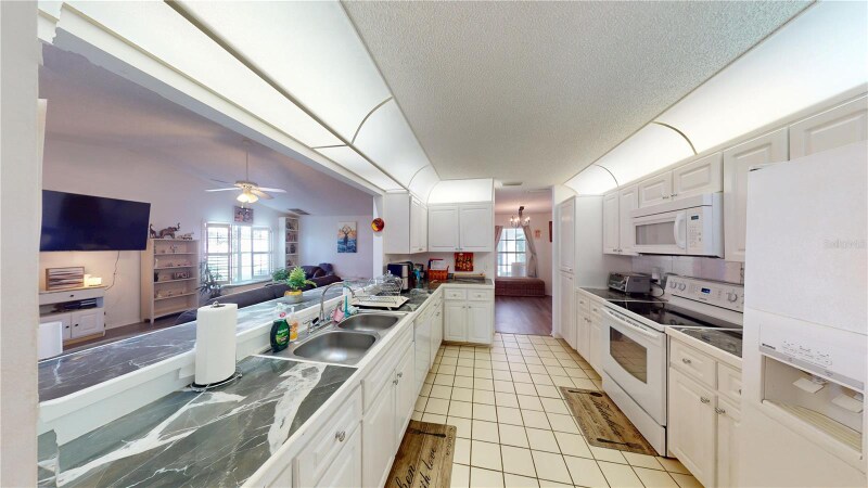 Building Photo - 12929 Titleist Dr