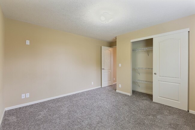 Building Photo - 14252 Newport Ave