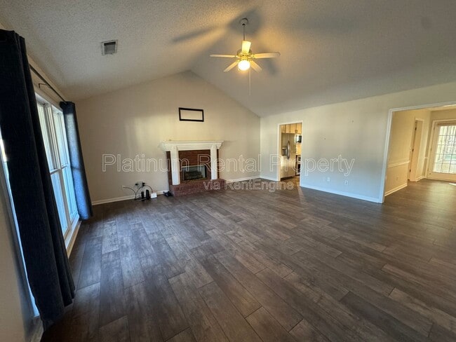 Building Photo - 335 Charlyne Way