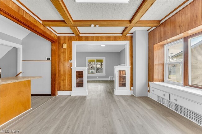 Building Photo - 516 Whitney Ave