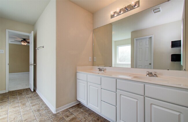 Building Photo - 3118 Zephyr Glen Way