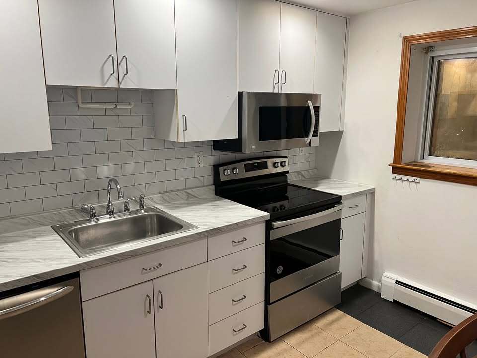 Building Photo - 20 Bryon Rd