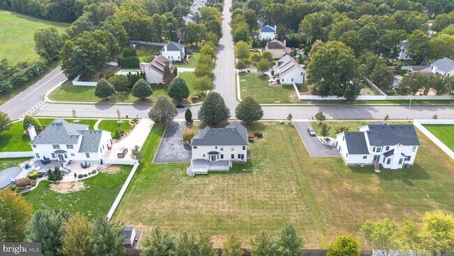 Building Photo - 27 Samantha Dr