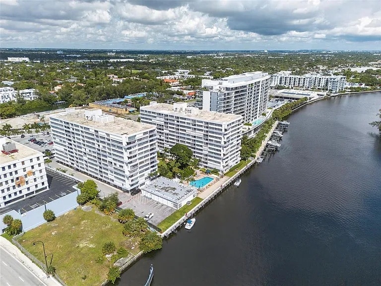 Building Photo - 1170 N Federal Hwy