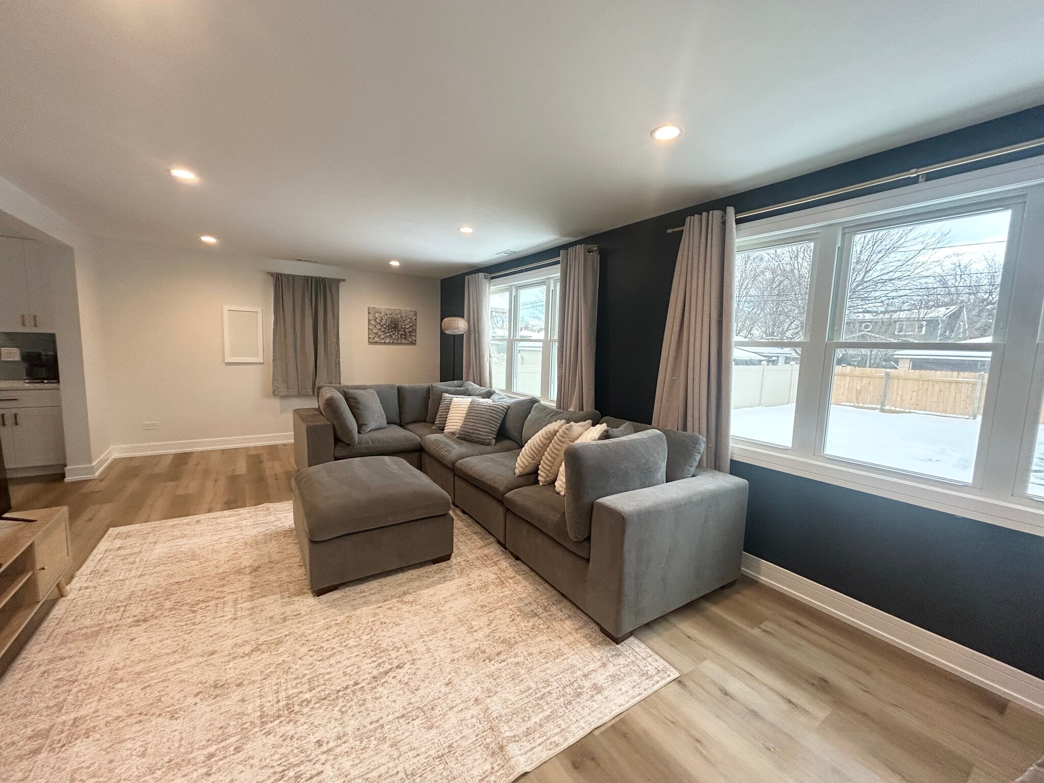 Building Photo - 9705 Oak Park Ave