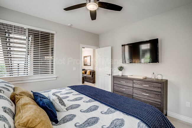 Building Photo - 7009 E Acoma Dr