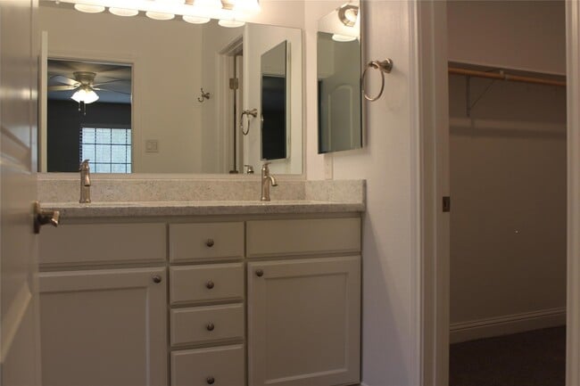 Building Photo - 55 E White Willow Cir