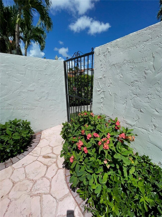 Building Photo - 1301 SW 124th Ct