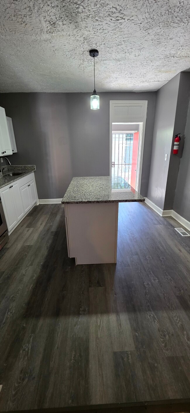 Building Photo - 2707 Presbury St