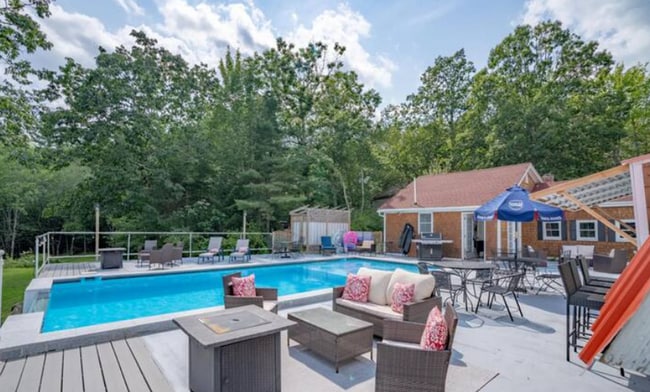 Building Photo - The Eagles Nest