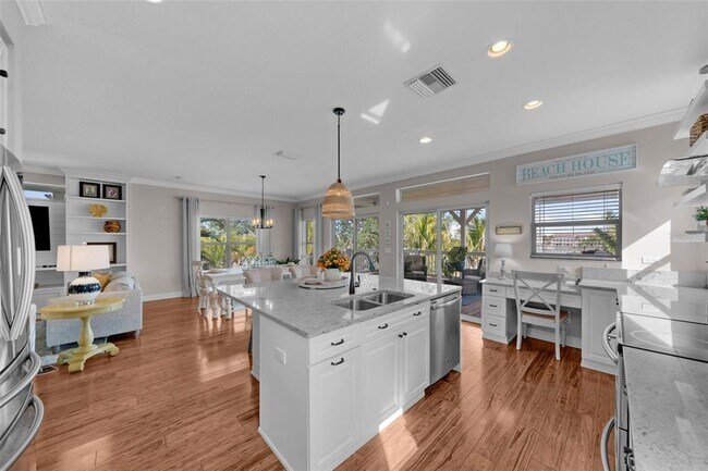 Building Photo - 12116 Lagoon Ln