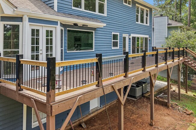 Building Photo - 5 Bedroom Two Story Colonial Home in Walton HS District