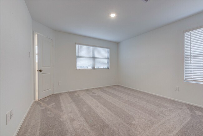 Building Photo - 310 Birch Blossom Path